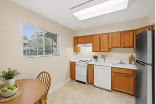 4 Shepherd Ln, Chapel Hill, NC 27514 - Photo 5