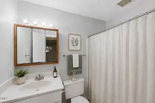 4 Shepherd Ln, Chapel Hill, NC 27514 - Photo 11