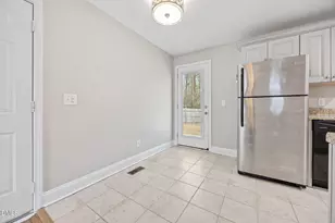 226 Lakeview Dr, Spring Lake, NC 28390 - Photo 9