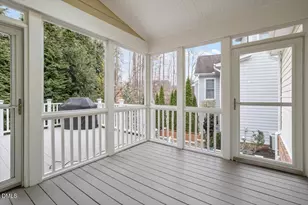 405 Jewell Dr, Chapel Hill, NC 27516 - Photo 17