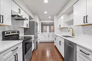 14 Tottenham Ln, Chapel Hill, NC 27517 - Photo 13