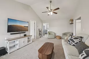 1088 Holly Pointe Dr, Wendell, NC 27591 - Photo 3