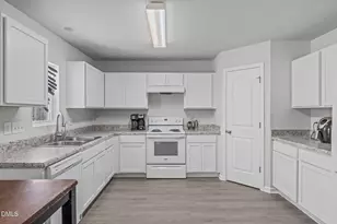 170 Fawnbrook Dr, Four Oaks, NC 27524 - Photo 7