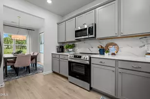 25 W American Marigold Dr, Benson, NC 27504 - Photo 11