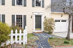 218 Oxford Hills Dr, Chapel Hill, NC 27514 - Photo 3