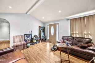 810 Bryn Mawr Ct, Apex, NC 27502 - Photo 5