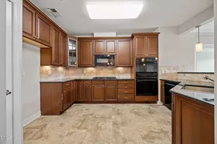 10511 Rosegate Ct, Raleigh, NC 27617 - Photo 9