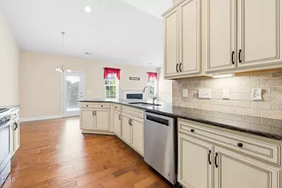 560 Olsen, Elon, NC 27244 - Photo 17