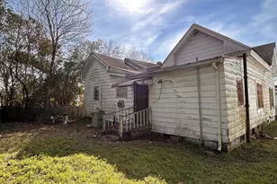 104 Ash St E, Wilson, NC 27893 - Photo 9