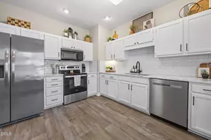 220 Riverwalk Cir, Cary, NC 27511 - Photo 7