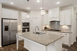 6434 Crown Pkwy, Durham, NC 27703 - Photo 9