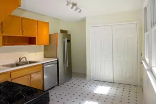 408 Hickory Dr, Chapel Hill, NC 27517 - Photo 5