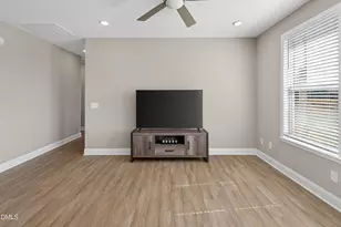 18 Harlow Ct, Fuquay Varina, NC 27526 - Photo 9