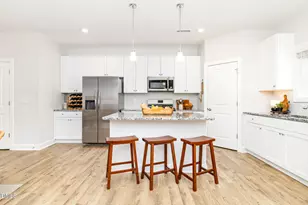 544 Barrington Row Ave, Zebulon, NC 27597 - Photo 5