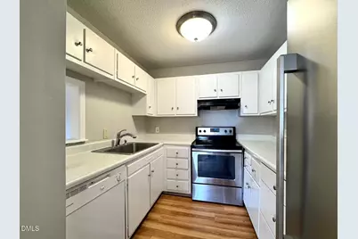 500 Umstead Drive #A 304, Chapel Hill, NC 27516 - Photo 5