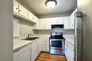 500 Umstead Dr, Chapel Hill, NC 27516 - Photo 5