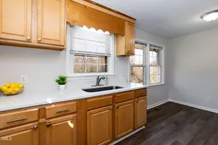 808 W Rose St, Sanford, NC 27330 - Photo 7