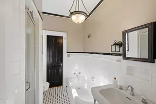 916 W Davis St, Burlington, NC 27215 - Photo 11