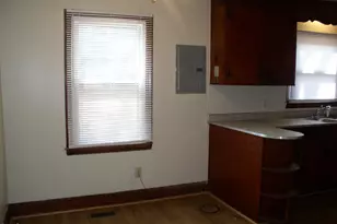 1061 N Pinkston St, Henderson, NC 27536 - Photo 7