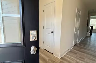 935 Kensley Grv Ln, Fuquay Varina, NC 27526 - Photo 3