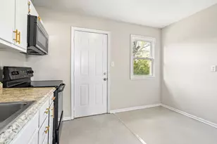 1218 Southwood Dr, Fayetteville, NC 28304 - Photo 9