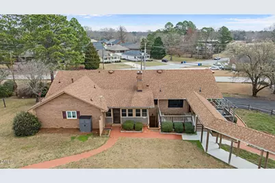 303 N Lincoln Street, Benson, NC 27504 - Photo 9