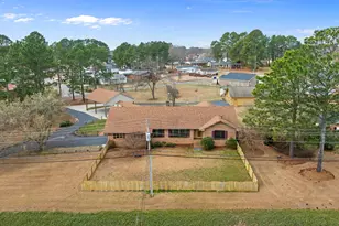 303 N Lincoln St, Benson, NC 27504 - Photo 3