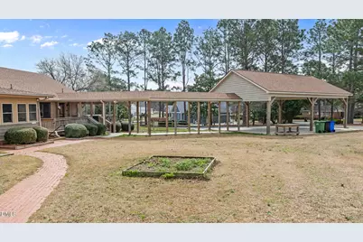 303 N Lincoln Street, Benson, NC 27504 - Photo 11