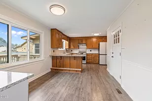 303 N Lincoln St, Benson, NC 27504 - Photo 23