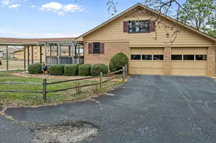 303 N Lincoln St, Benson, NC 27504 - Photo 5