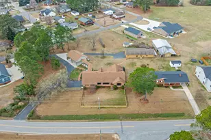 303 N Lincoln St, Benson, NC 27504 - Photo 3