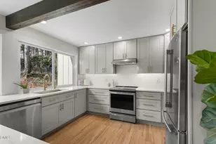 211 Glenhill Ln, Chapel Hill, NC 27514 - Photo 7