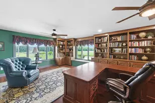 474 E Barefoot Rd, Newton Grove, NC 28366 - Photo 23