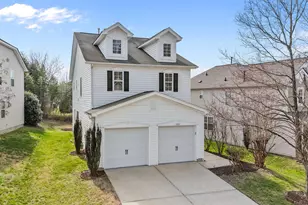 2021 Remington Oaks Cir, Cary, NC 27519 - Photo 3