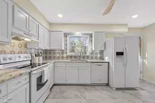 514 Holtz Ln, Cary, NC 27511 - Photo 11