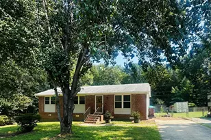 212 Hemlock Dr, Durham, NC 27705 - Photo 3