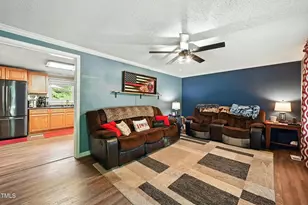 212 Hemlock Dr, Durham, NC 27705 - Photo 5