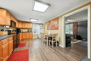 212 Hemlock Dr, Durham, NC 27705 - Photo 9