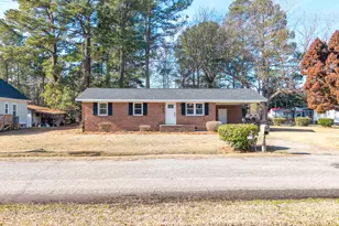 207 Jordan St, Warsaw, NC 28398 - Photo 1