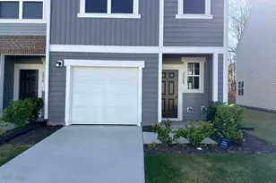 2048 Trailside Dr, Durham, NC 27704 - Photo 3