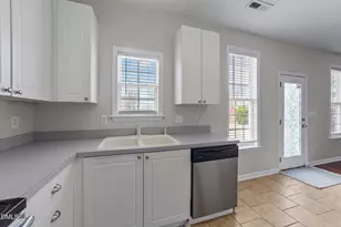 296 Stansbury Ln, Clayton, NC 27527 - Photo 13