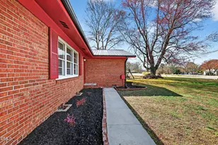 1710 Lakeside Dr, Garner, NC 27529 - Photo 5