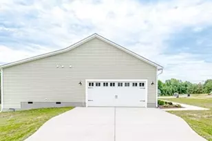 212 Placid Pond Dr, Broadway, NC 27505 - Photo 3