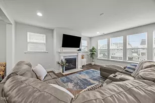 204 Smoky Emerald Way, Holly Springs, NC 27540 - Photo 9