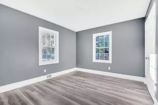 1249 Oakridge Ave, Henderson, NC 27536 - Photo 9