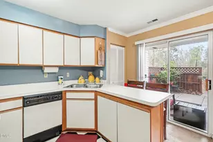 391 Summerwalk Cir, Chapel Hill, NC 27517 - Photo 5