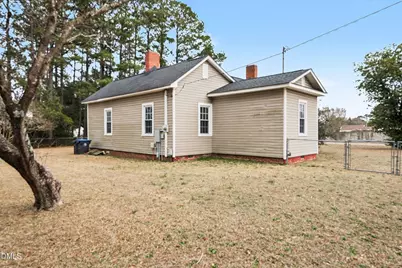 423 E Edinborough Avenue, Raeford, NC 28376 - Photo 27