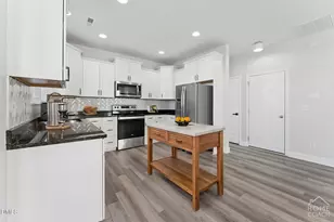 520 Oak Holly Ln, Zebulon, NC 27597 - Photo 5