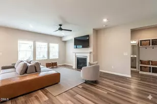 725 Sage Oak Ln, Holly Springs, NC 27540 - Photo 9