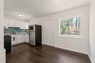 825 Waring St, Durham, NC 27704 - Photo 9